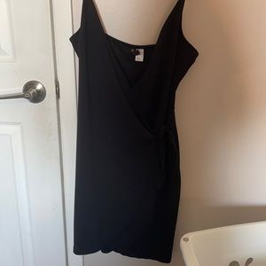 H&M divided sexy stress with side knot